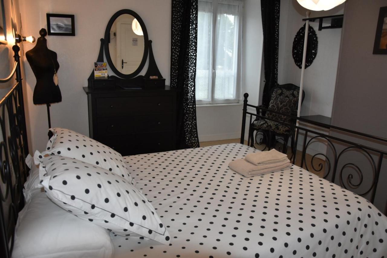 Ker-Loen Bed & Breakfast Val-Couesnon ภายนอก รูปภาพ