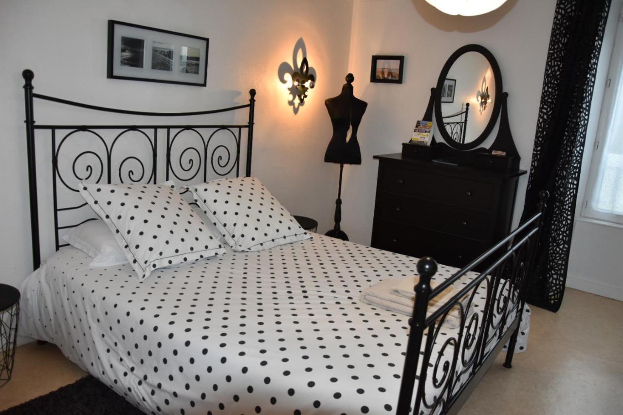 Ker-Loen Bed & Breakfast Val-Couesnon ภายนอก รูปภาพ