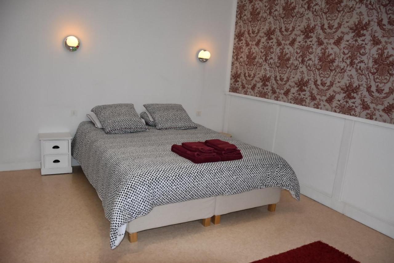 Ker-Loen Bed & Breakfast Val-Couesnon ภายนอก รูปภาพ