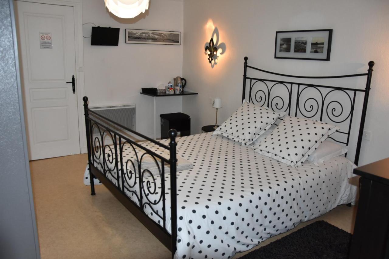 Ker-Loen Bed & Breakfast Val-Couesnon ภายนอก รูปภาพ