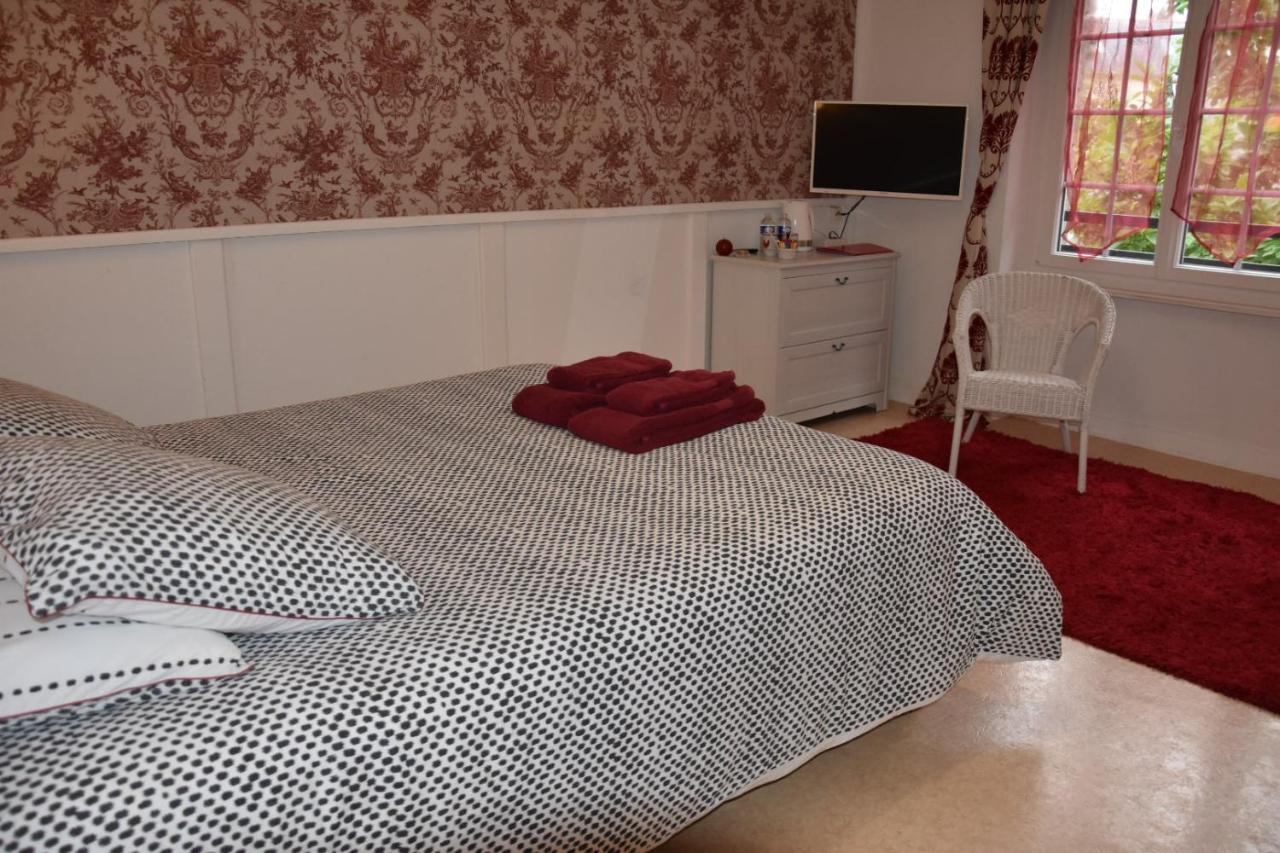 Ker-Loen Bed & Breakfast Val-Couesnon ภายนอก รูปภาพ